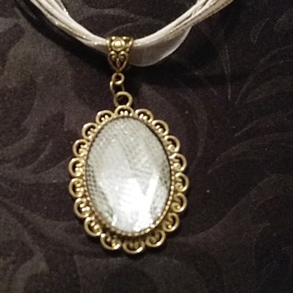 Necklace - Picture 2 of 3